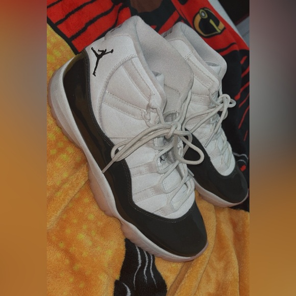 Worn 2 or 3 times size 9 women - Picture 2 of 10